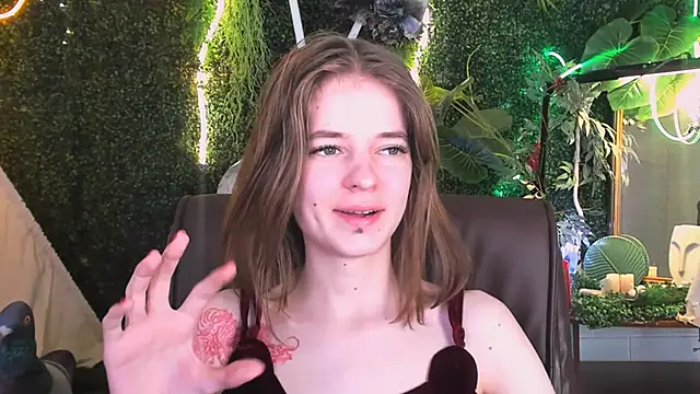 Snapshot of TinaDavil chatting on February 25, 6:01 pm TinaDavil online show from February 25, 6:01 pm