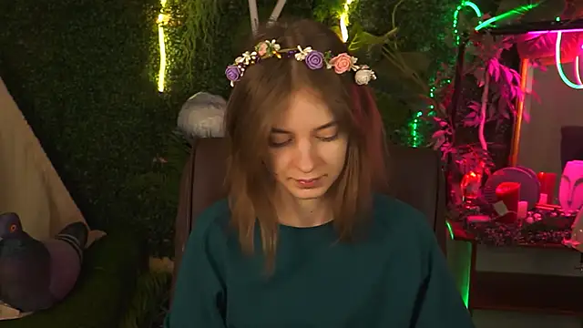 Snapshot of TinaDavil chatting on February 10, 2:05 pm TinaDavil online show from February 10, 2:05 pm