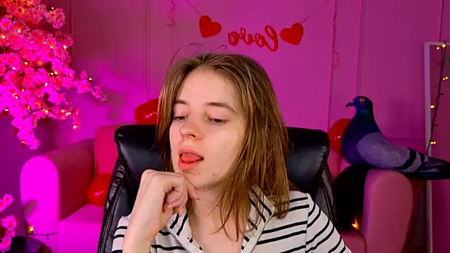 Snapshot of TinaDavil chatting on February 12, 2:10 pm TinaDavil online show from February 12, 2:10 pm