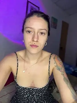 Snapshot of Ginger_Foxy chatting on June 7, 10:37 pm Ginger Foxy online show from June 7, 10:37 pm