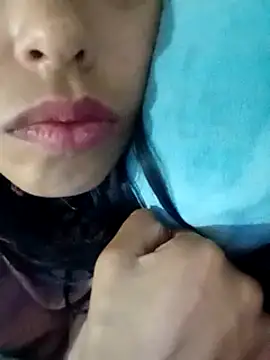 karolinee 66  online show from January 3, 4:33 am