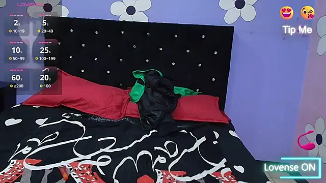 karolinee 66  online show from March 6, 4:18 am