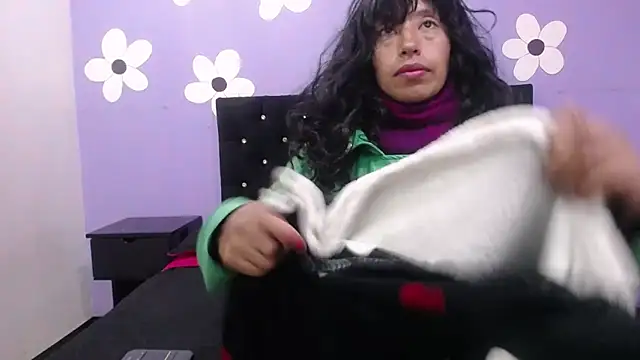 karolinee 66  online show from March 1, 4:23 am