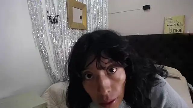 karolinee 66  online show from January 11, 3:24 am