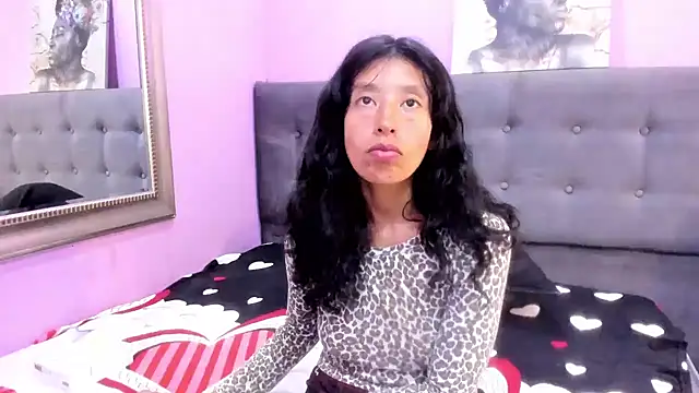karolinee 66  online show from May 30, 4:52 am