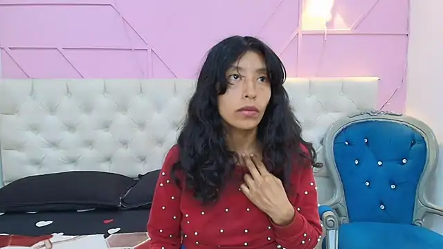 karolinee 66  online show from May 24, 4:12 am