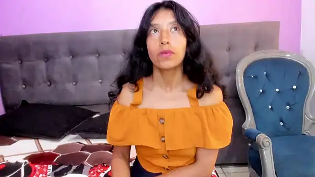 karolinee 66  online show from June 4, 4:28 am
