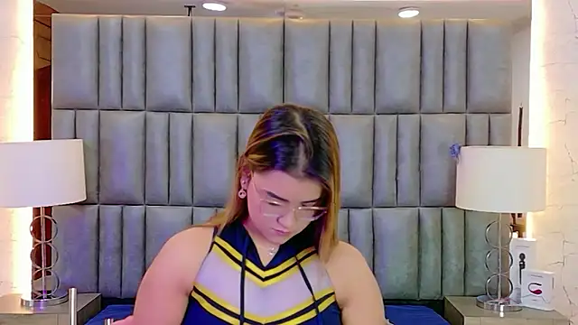 ZoehRoux online show from December 1, 4:13 am