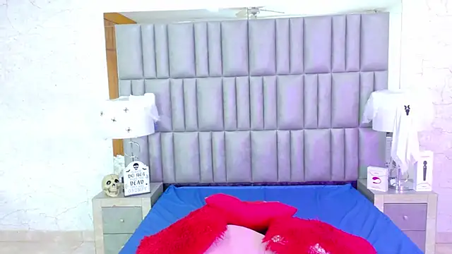 ZoehRoux online show from October 11, 4:02 am