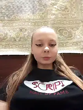 Snapshot of Ekaterina27 chatting on June 20, 9:14 am Ekaterina27 online show from June 20, 9:14 am