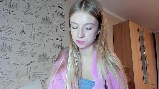 minidivaa  online show from October 13, 7:04 pm