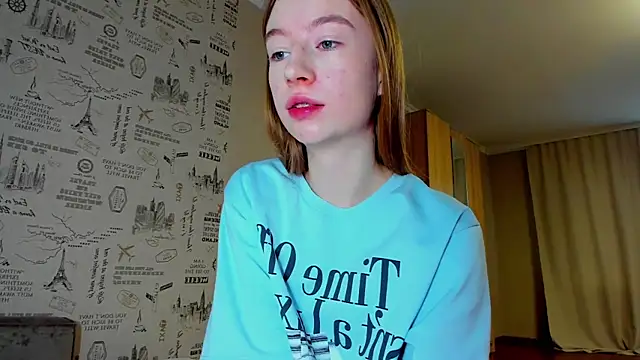 minidivaa  online show from January 11, 12:45 pm