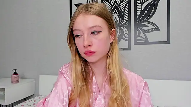 minidivaa  online show from March 11, 10:42 pm