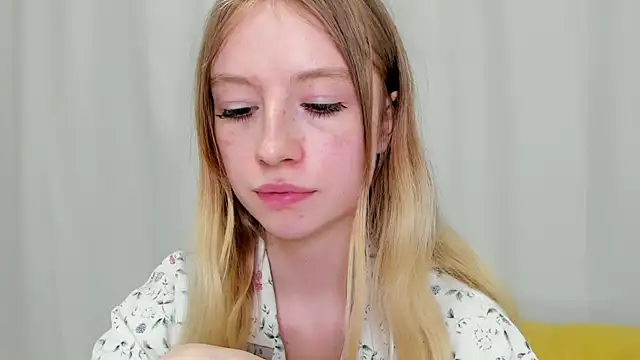 minidivaa  online show from March 5, 11:27 pm