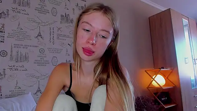 minidivaa  online show from September 24, 7:15 am