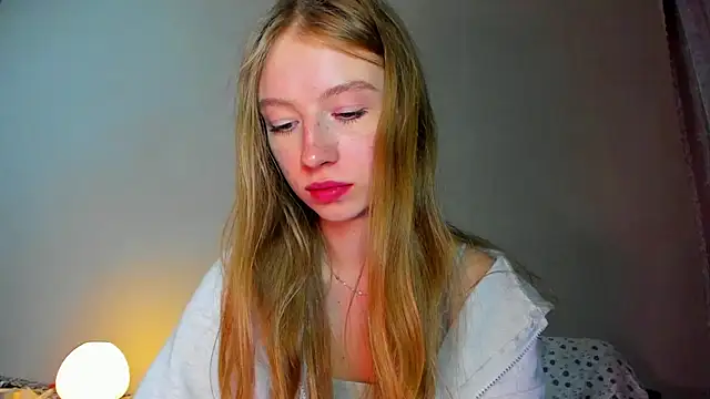 minidivaa  online show from May 29, 1:11 am