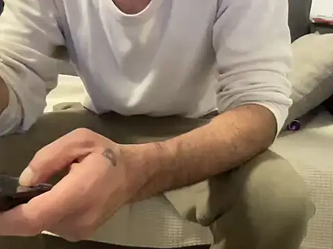 4small4inchlol online show from March 8, 9:18 pm