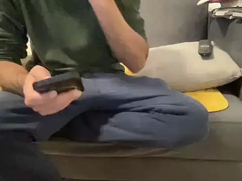 4small4inchlol online show from January 10, 3:18 pm