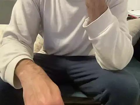 4small4inchlol online show from February 28, 6:51 pm