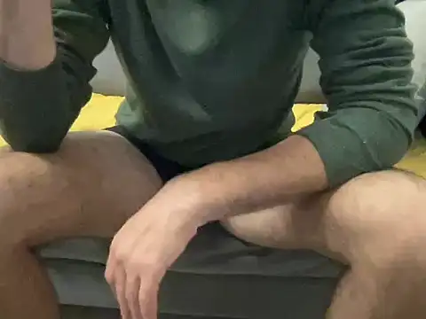 4small4inchlol online show from April 4, 4:02 pm