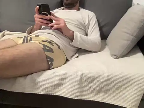 4small4inchlol online show from March 27, 11:16 pm