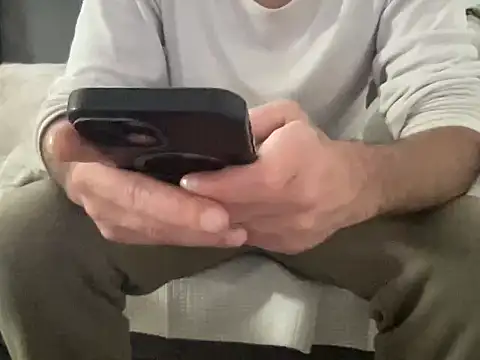 4small4inchlol online show from March 23, 2:39 pm