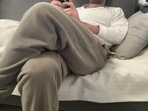 4small4inchlol online show from March 20, 2:07 pm