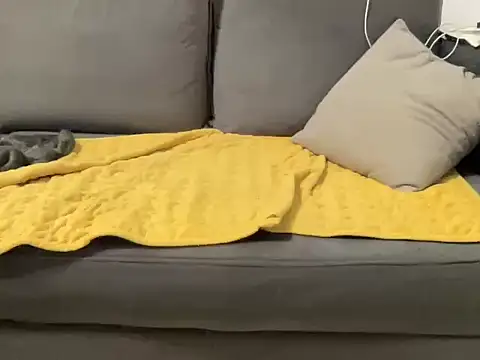 4small4inchlol online show from October 28, 9:03 pm