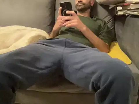 4small4inchlol online show from January 12, 5:42 pm