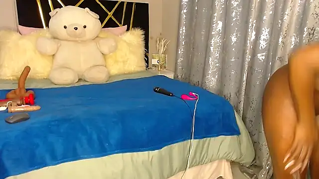 MissBigNipples online show from May 16, 3:05 am