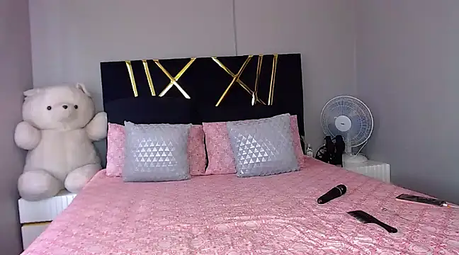 MissBigNipples online show from March 5, 1:50 pm