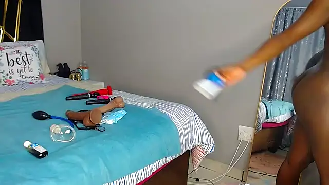 MissBigNipples online show from December 14, 12:17 am