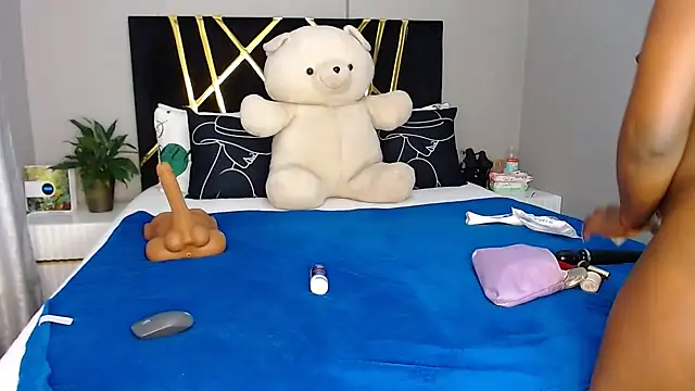 MissBigNipples online show from November 2, 3:33 am