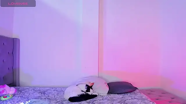 Snapshot of samara_jonness chatting on November 27, 2:01 am samara jonness online show from November 27, 2:01 am