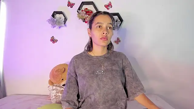 Snapshot of samara_jonness chatting on January 19, 7:37 pm samara jonness online show from January 19, 7:37 pm