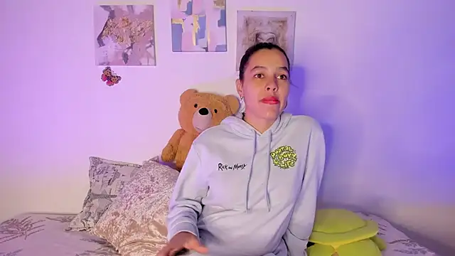 Snapshot of samara_jonness chatting on February 10, 10:40 pm samara jonness online show from February 10, 10:40 pm