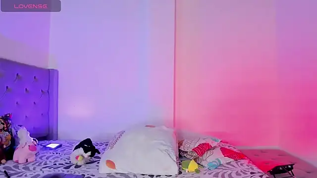 Snapshot of samara_jonness chatting on December 3, 3:40 am samara jonness online show from December 3, 3:40 am