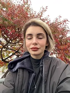 Snapshot of SandraCarter chatting on October 19, 7:11 am SandraCarter online show from October 19, 7:11 am