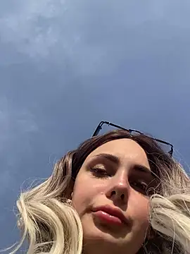 Snapshot of SandraCarter chatting on March 9, 1:26 pm SandraCarter online show from March 9, 1:26 pm