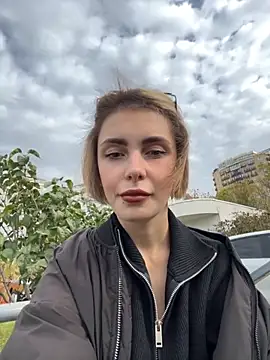 Snapshot of SandraCarter chatting on October 24, 7:18 am SandraCarter online show from October 24, 7:18 am