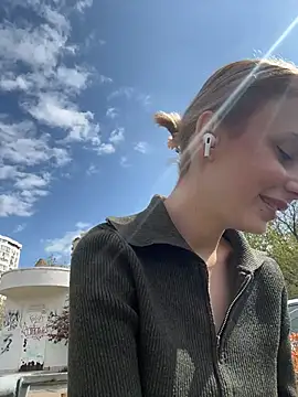 SandraCarter online show from April 15, 8:09 am