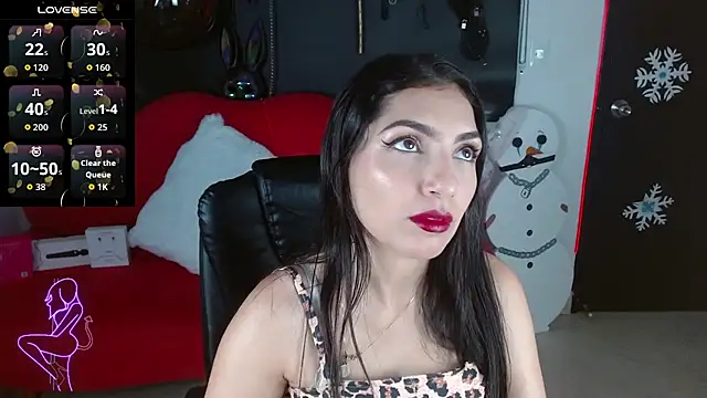 Carolaine69  online show from December 2, 1:24 pm