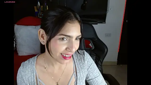 Snapshot of Carolaine69_ chatting on July 9, 1:43 pm Carolaine69 online show from July 9, 1:43 pm