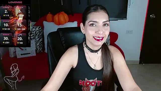 Snapshot of Carolaine69_ chatting on October 2, 1:36 pm Carolaine69 online show from October 2, 1:36 pm