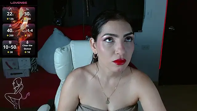 Carolaine69  online show from March 21, 1:26 pm