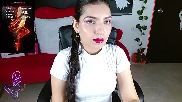 Snapshot of Carolaine69_ chatting on October 7, 1:34 pm Carolaine69 online show from October 7, 1:34 pm