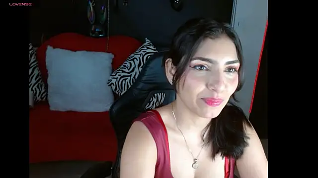Snapshot of Carolaine69_ chatting on July 14, 1:28 pm Carolaine69 online show from July 14, 1:28 pm