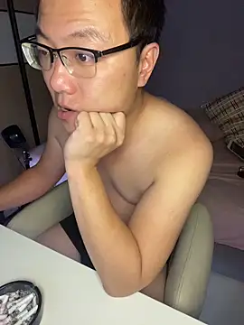 Snapshot of YoY-man chatting on March 12, 8:18 am YoY-man online show from March 12, 8:18 am