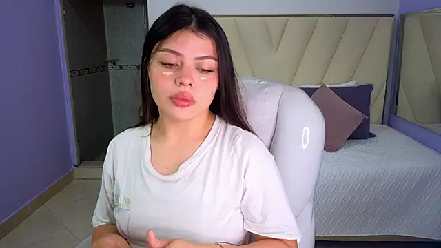Snapshot of Sexy_paradise18_ chatting on February 27, 4:24 am Sexy paradise18 online show from February 27, 4:24 am
