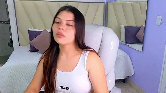 Snapshot of Sexy_paradise18_ chatting on February 28, 8:20 am Sexy paradise18 online show from February 28, 8:20 am
